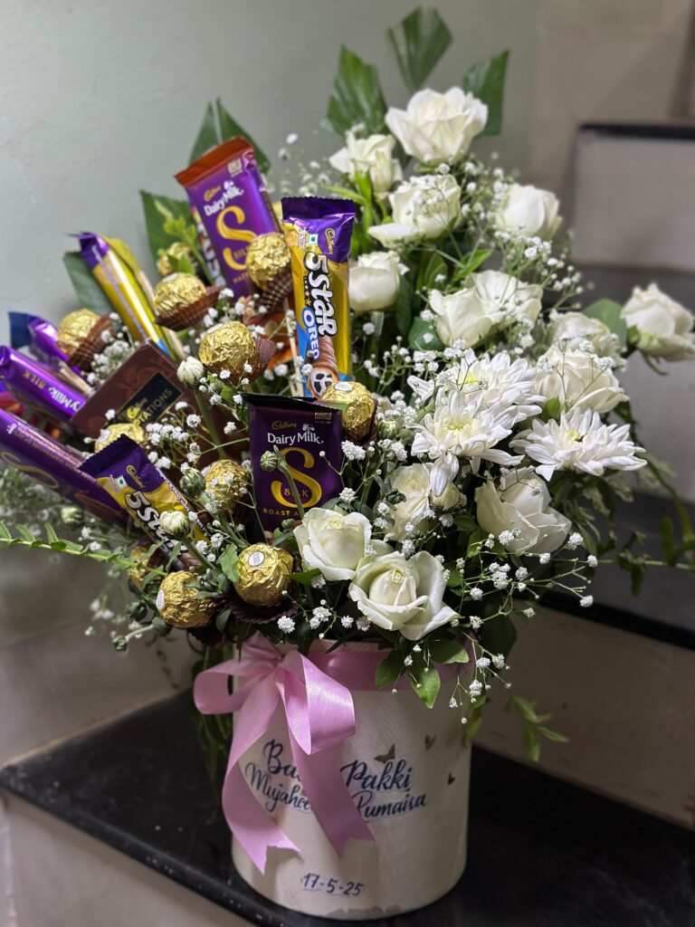 hamper baskets clothes hamper anniversary gift Hamper anniversary gift hampers for couple chocolate bouquet wedding hamper